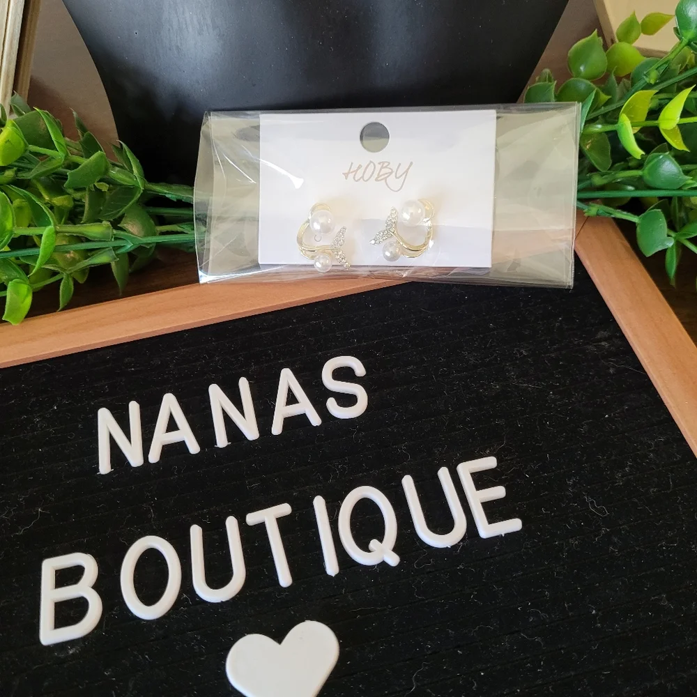 Bundle 💥Any 2for$20💥COPY - Pearl & Gold Mermaid Tail Ear-jacket Earrings✨️ - Picture 7 of 7